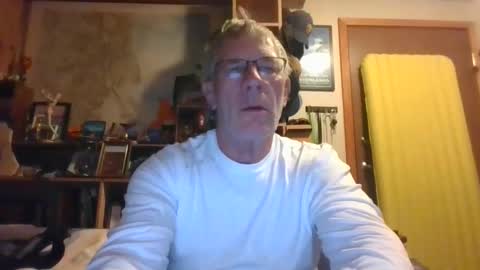 Milehi1958 online show from September 2025 12:37:02 PM