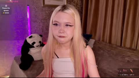 Snapshot of milemissyy chatting on April 2026 03:07:01 PM Mia online show from April 2026 03:07:01 PM