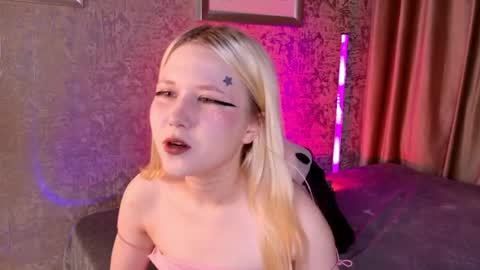 Snapshot of milemissyy chatting on May 2026 02:56:02 PM Mia online show from May 2026 02:56:02 PM