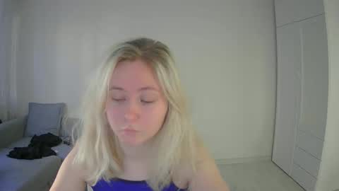 Snapshot of milena391630 chatting on May 2026 06:14:02 PM Milena new nonude shy blonde natural online show from May 2026 06:14:02 PM