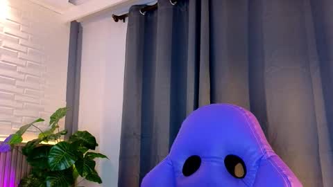 milena_lawson online show from October 2025 11:40:01 AM