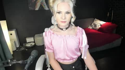 Snapshot of milena_marshmallows chatting on April 2026 11:42:02 PM Milena online show from April 2026 11:42:02 PM