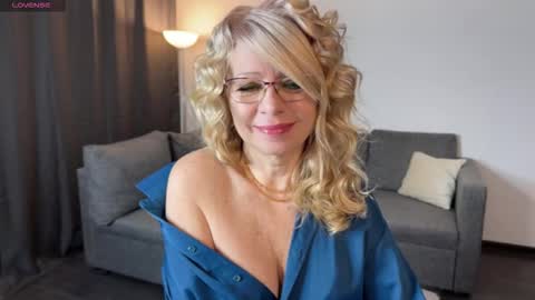 Snapshot of milena_whity chatting on February 2026 05:48:02 AM Milena online show from February 2026 05:48:02 AM