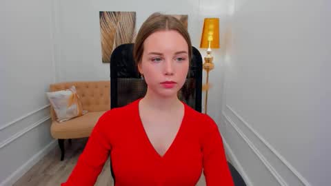 Snapshot of mileygloss chatting on February 2026 12:21:01 PM mileygloss online show from February 2026 12:21:01 PM