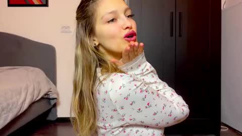 mileyy_cute online show from March 2026 11:10:01 PM