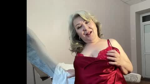 Snapshot of milf_charlotty chatting on May 2026 02:19:02 AM Charlotte online show from May 2026 02:19:02 AM