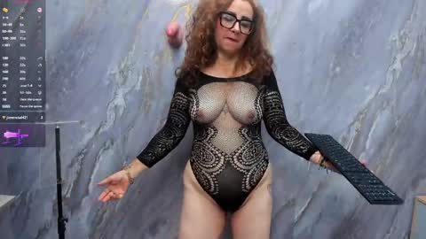 Snapshot of milf_drip chatting on April 2026 01:57:02 PM Lili online show from April 2026 01:57:02 PM