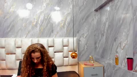 Snapshot of milf_drip chatting on May 2026 12:44:02 PM Lili online show from May 2026 12:44:02 PM