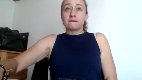 Snapshot of milf_valeria chatting on May 2026 05:51:01 PM Valeria online show from May 2026 05:51:01 PM