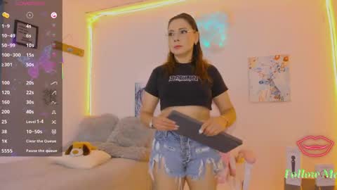 Snapshot of milfaaura chatting on May 2026 03:35:01 AM Aura online show from May 2026 03:35:01 AM