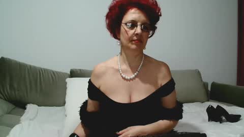 Milfsupreme online show from February 2025 09:04:01 PM