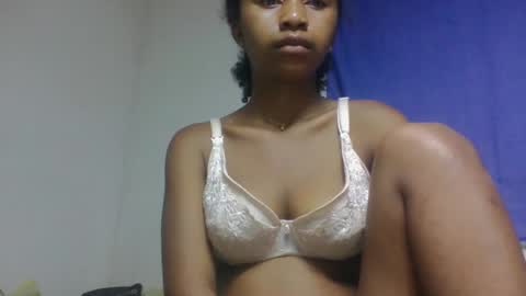 Snapshot of milinasy chatting on February 2026 10:52:02 PM milinasy online show from February 2026 10:52:02 PM