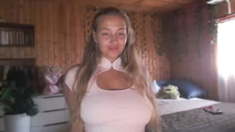 Snapshot of milk_bunny_ chatting on July 2026 11:16:02 AM milk_bunny_ online show from July 2026 11:16:02 AM