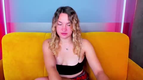 milkablond online show from September 2025 12:55:01 AM