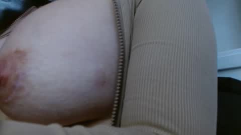 Amira online show from December 2025 06:34:02 PM