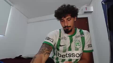 milkoffee online show from February 2026 01:17:01 PM