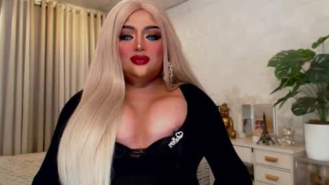 milkshakelavinia online show from September 2025 02:11:02 AM