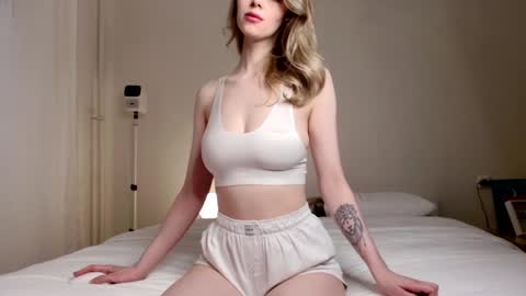 milky__way_ online show from January 2025 01:42:02 PM