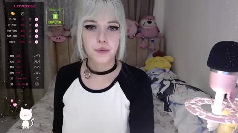 Snapshot of milkybunnyy chatting on October 2025 01:39:01 AM  Novaleigh Nyan  online show from October 2025 01:39:01 AM