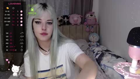 Snapshot of milkybunnyy chatting on November 2025 05:42:02 AM  Novaleigh Nyan  online show from November 2025 05:42:02 AM