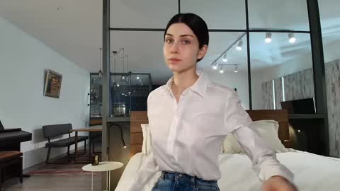 milla bella online show from March 2026 09:07:01 PM