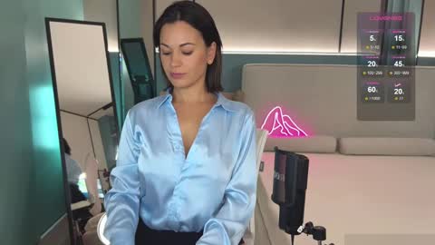 Mila online show from January 2025 10:44:01 PM