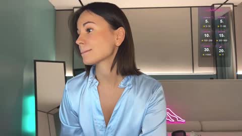 Mila online show from February 2025 09:56:02 PM