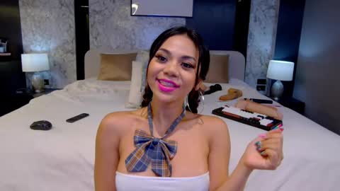 MillaBelle online show from March 2025 09:00:01 AM