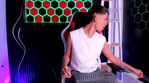 Snapshot of miller_tommy chatting on April 2026 03:22:01 AM Tommy online show from April 2026 03:22:01 AM