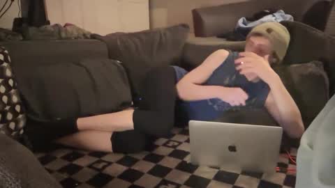 SlimnHungOH online show from February 2025 09:04:01 PM