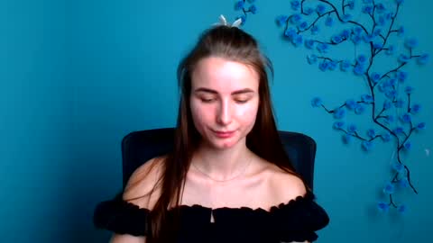 Snapshot of milly_liss chatting on June 2026 05:37:01 AM Milly online show from June 2026 05:37:01 AM
