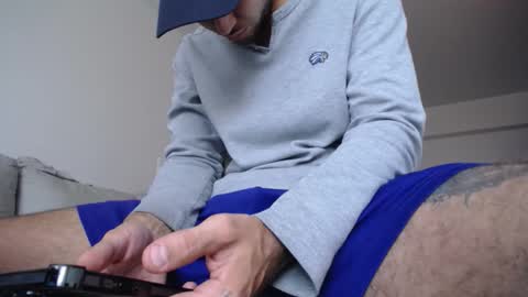 miloslove online show from February 2026 12:15:01 PM