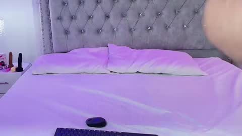 Milu ballmer  online show from February 2025 11:38:02 AM