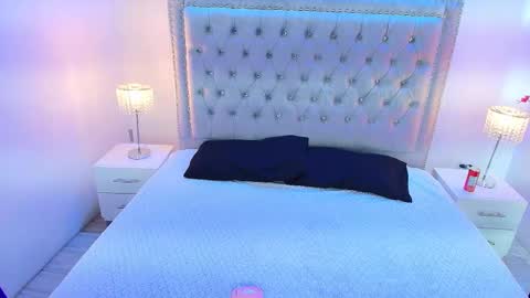 Milu ballmer  online show from October 2025 06:27:02 PM