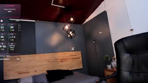 Snapshot of milu_collins chatting on January 2025 05:33:02 PM Milu online show from January 2025 05:33:02 PM