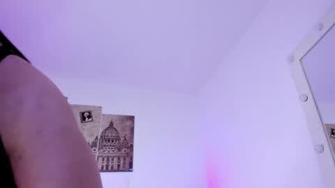 Snapshot of milu_cooper chatting on October 2025 04:21:01 AM milu modelo independiente .onlyfans kmila model online show from October 2025 04:21:01 AM