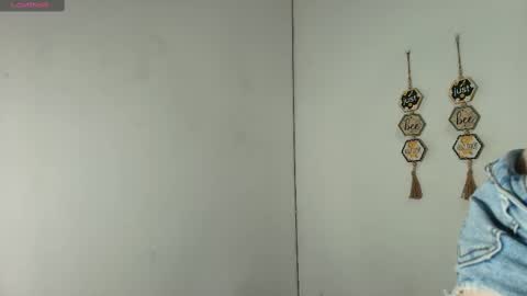 Milu Gomez online show from September 2025 08:00:02 PM