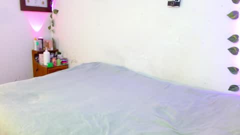 mily_baker online show from April 2026 05:50:02 PM