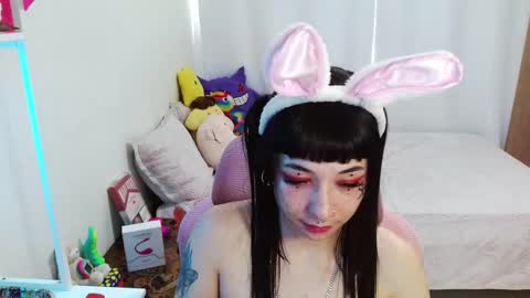 Snapshot of mily_milk_ chatting on March 2025 06:00:02 PM mily_milk_ online show from March 2025 06:00:02 PM