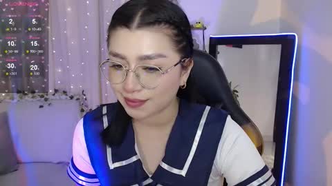 Mily online show from October 2025 06:52:02 PM