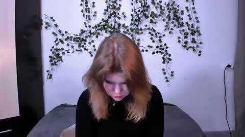 hi Im Mina  online show from February 2025 12:28:01 PM