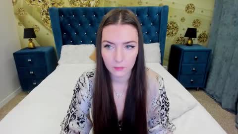 minchelskatrina online show from December 2025 07:49:02 AM