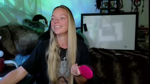 Mindy Mars online show from September 2025 02:53:02 PM