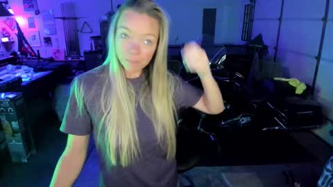 Mindy Mars online show from October 2025 02:30:02 PM