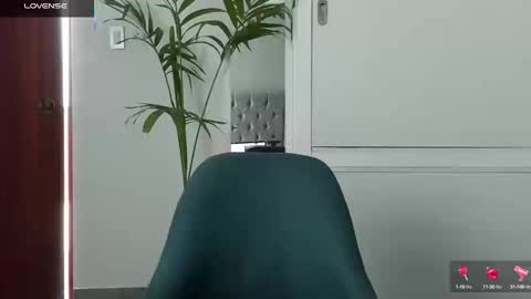   Mini Mila Kunis ft Ashton Katchero. Follow me to stay in touch  online show from September 2025 04:18:02 PM