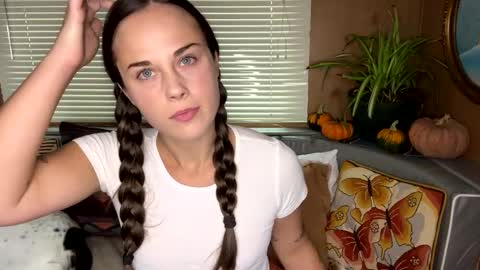 minimaggie online show from September 2025 06:33:02 PM