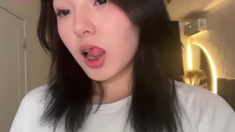 Snapshot of minnie_joy_ chatting on May 2026 01:18:02 PM Joy online show from May 2026 01:18:02 PM