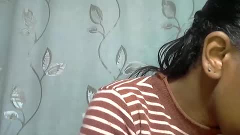 minouch211907 online show from March 2026 04:40:01 AM