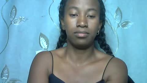 minouch211907 online show from April 2026 10:45:02 PM