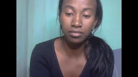 minouch211907 online show from May 2026 03:24:02 AM
